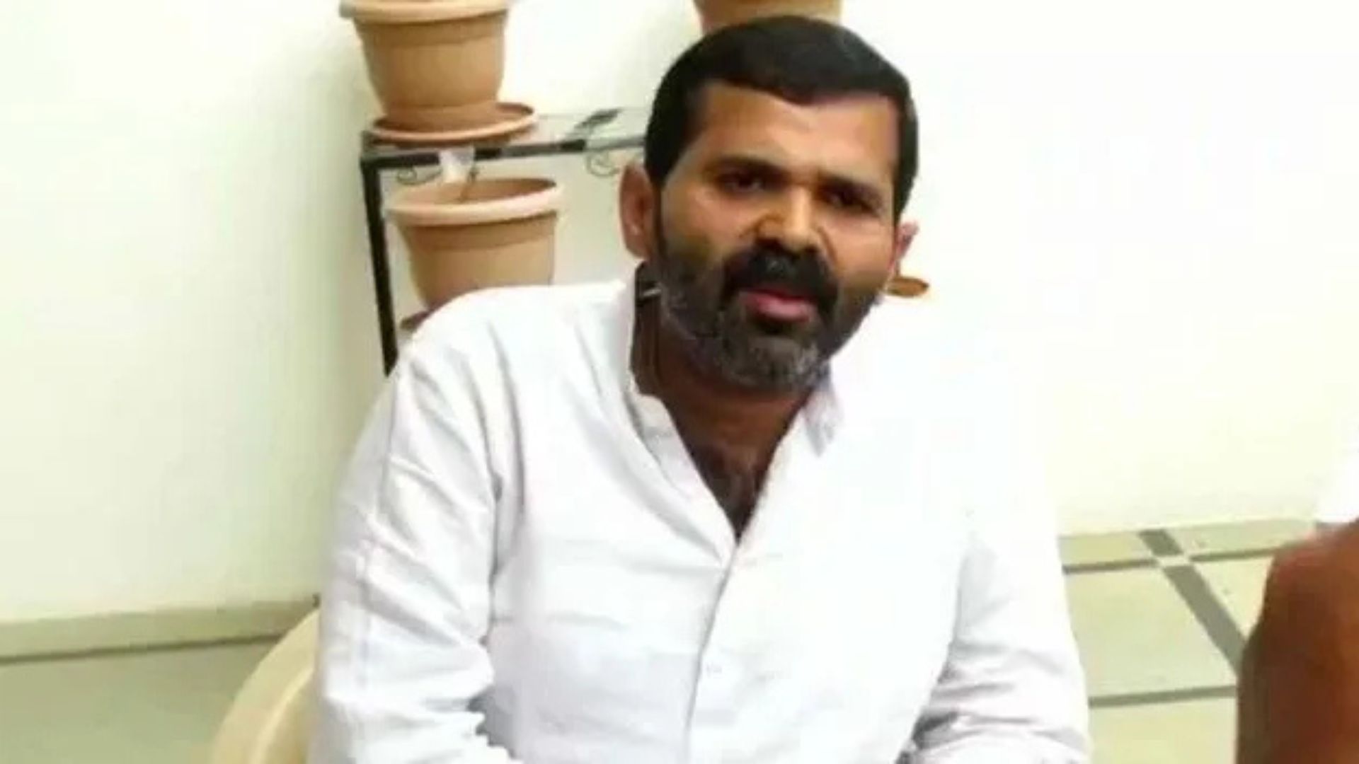 టీడీపీ ఎమ్మెల్యేపై ఆరోపణలు.. వైసీపీ నేతపై కేసు నమోదు