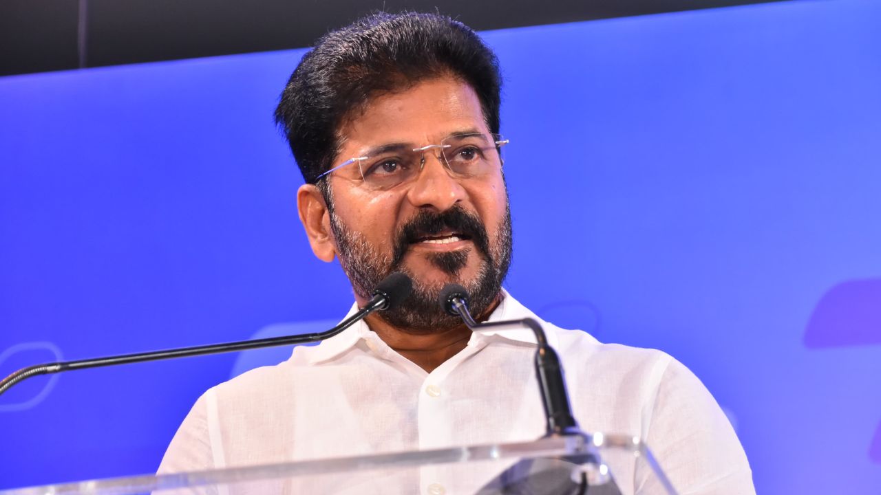 డేటా సెంటర్ల హబ్‌గా హైదరాబాద్‌ : సీఎం రేవంత్‌ రెడ్డి